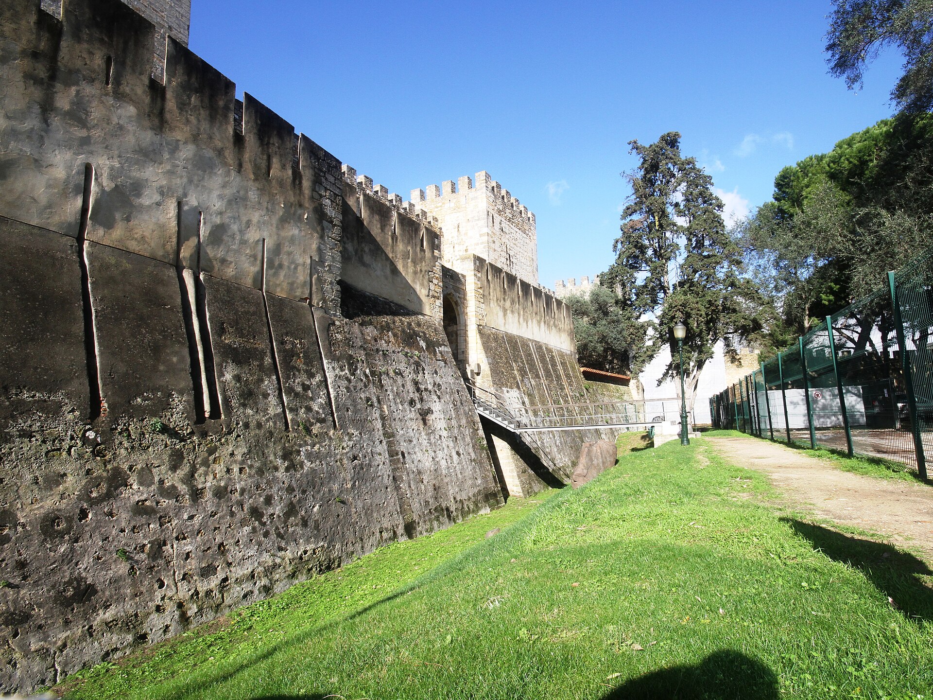 The lane of Costa do Castelo beneath the walls of São Jorge castle in Lisbon